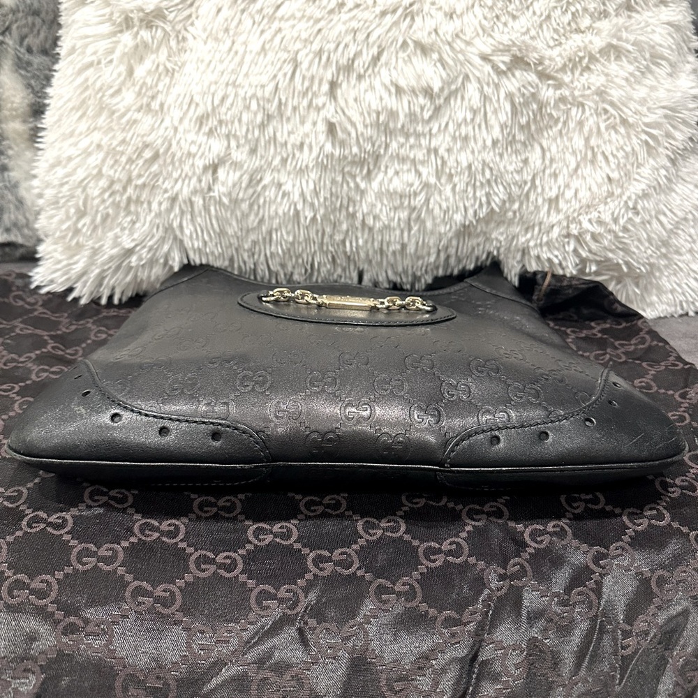 GUCCI
Black Guccissima Leather Medium Hobo Bag - Picture 2 of 11